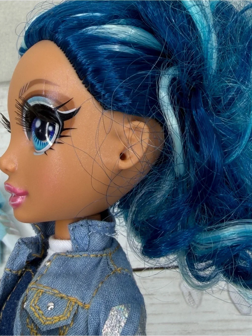 Rainbow High Skyler Bradshaw Fashion Doll & Outfits - Blue MGA